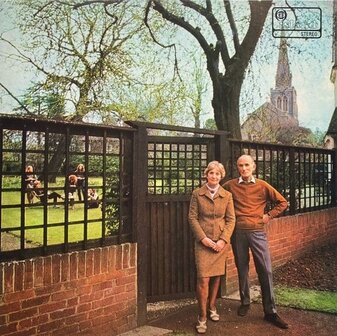 FAIRPORT CONVENTION - UNHALFBRICKING (LP)